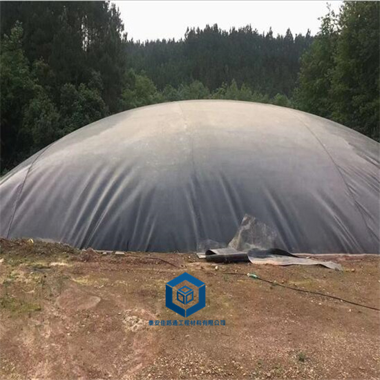 黑膜沼氣池用于養(yǎng)殖池建設(shè)的好處 黑膜沼氣池用于養(yǎng)殖池建設(shè)的好處