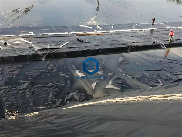 防滲膜在垃圾填埋場防滲治理中起到的作用 防滲膜在垃圾填埋場防滲治理中起到的作用