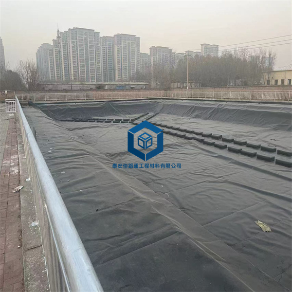 湖北調(diào)節(jié)池采用 1.0mm 城建標(biāo)準(zhǔn)土工膜
